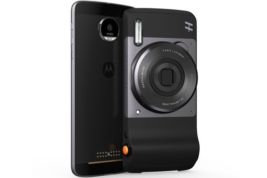 Die Kameras von Smartphones werden immer edler. Als Clou präsentiert Lenovo für seine Moto-Z-Serie ein Backmodul mit Hasselblad-Kamera.