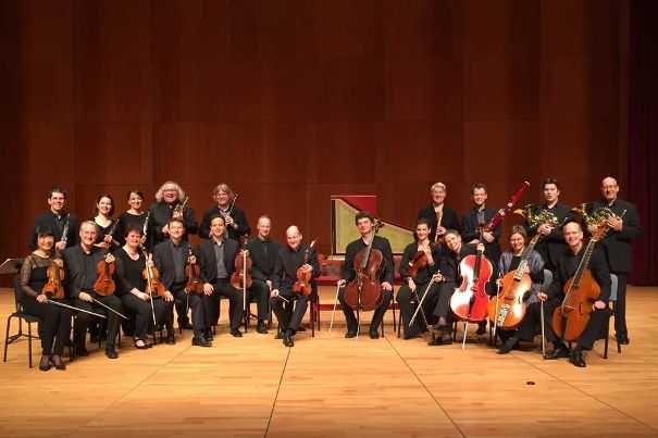 Seit rund 10 Jahren übernehmen unterschiedliche Leute die Leitung der Berliner Barock Solisten. Da Reinhard Goebel dieses Mal die Leitung des Orchesters übernahm, darf man sich fragen, was denn sein Markenzeichen für diese Einspielung ist.