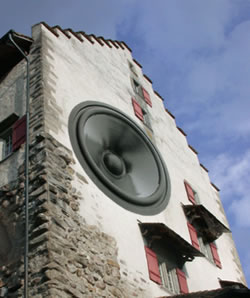 Moderne und HiFi-Tradition sind zu hören im 'Klangschloss' in Greifensee, Zürich am 4. und 5. April 2009.