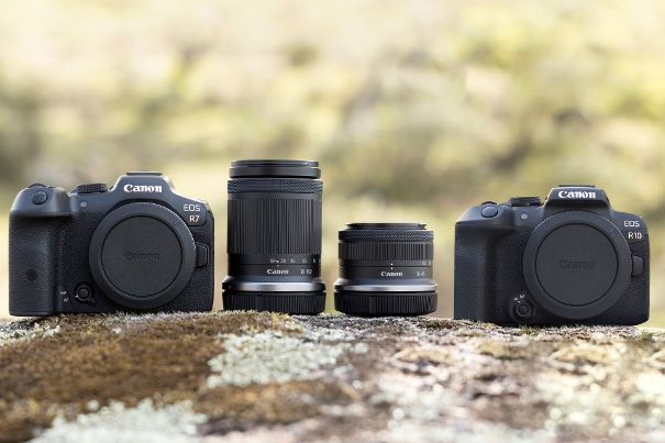 Zu den neuen APS-C-Kameras stellt Canon mit dem RF-S 18–45 mm F4.5–6.3 IS STM und dem RF-S 18–150 mm F3.5–6.3 IS STM auch zwei neue Objektive vor.