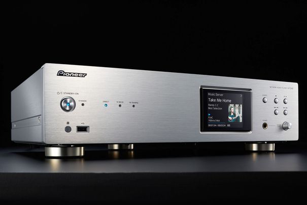 Hat fast alles, was das audiophile Herz begehrt: Pioneer N-70AE. 