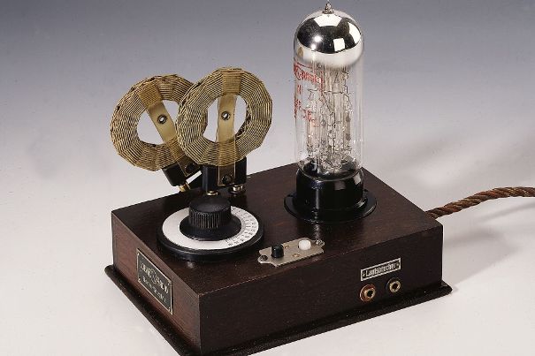 Loewe OE 333: Rundfunkgerät von 1926.