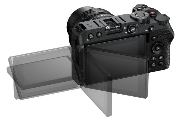 Unverzichtbar für eine Vlogging-Kamera: Der dreh- und schwenkbare Monitor der Nikon Z 30.