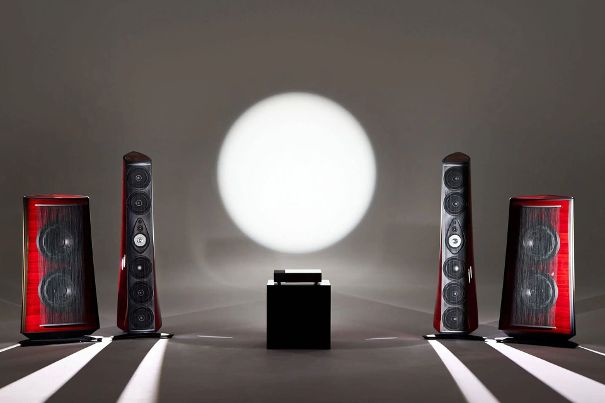 Das Lautsprechersystem Sonus Faber Suprema ab 725'000 EUR mit Aktivweiche. Die zusätzlich benötigten Endstufen sind nicht im Bild.