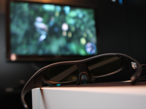 Zwei Shutterbrillen gehören in den Lieferumfang der neuen Panasonic Full HD 3D Plasmas.