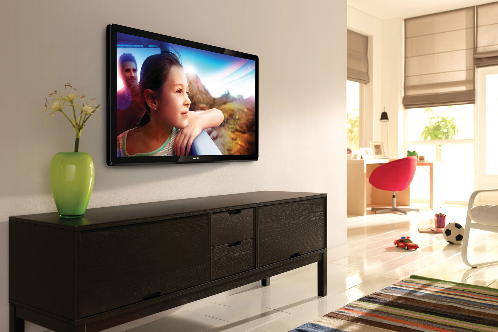 Einstiegsklasse nennt Philips die 3000er Serie, die es mit Bildschirmgrössen von 81 cm (32 Zoll) bis 119 cm (47 Zoll) gibt. Die Modelle der 3000er Serie sollen im zweiten Quartal 2012 auf den Markt kommen.
