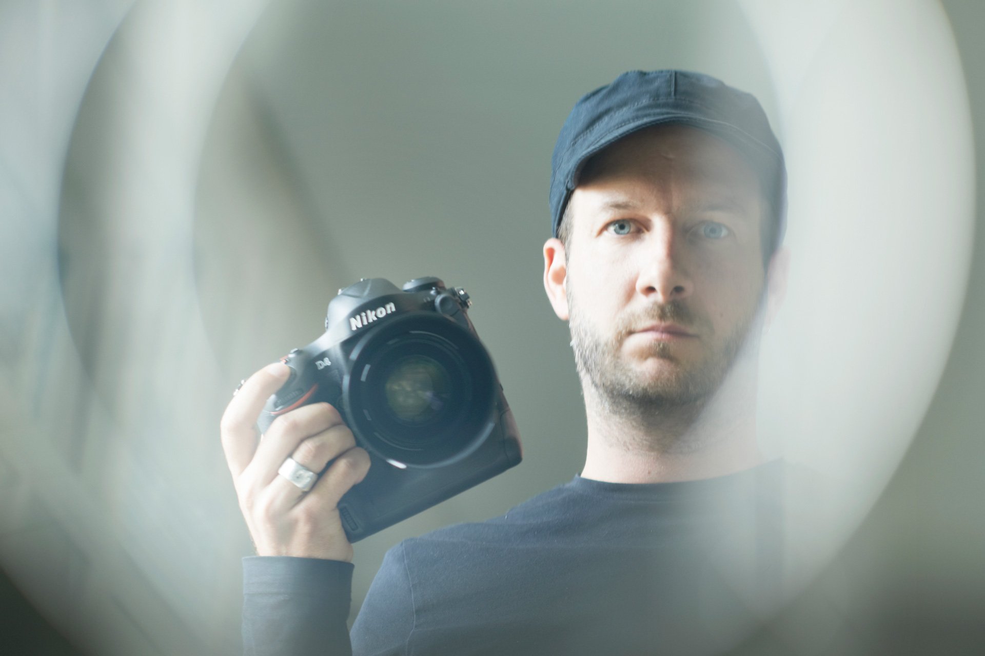 Der Schweizer Modefotograf pendelt zwischen Zürich, London, Buenos Aires und anderen Metropolen dieser Welt. (Bild: Nikon)