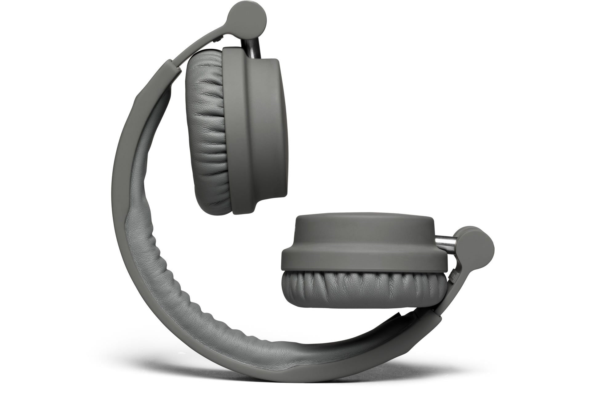 Der Urbanears Zinken ist in vielen Farben erhältlicher und scheint gerade bei einer modebewussten, jungen Hörerschaft sehr beliebt zu sein. Ein Hörer mit erstaunlich dumpfem Klang.