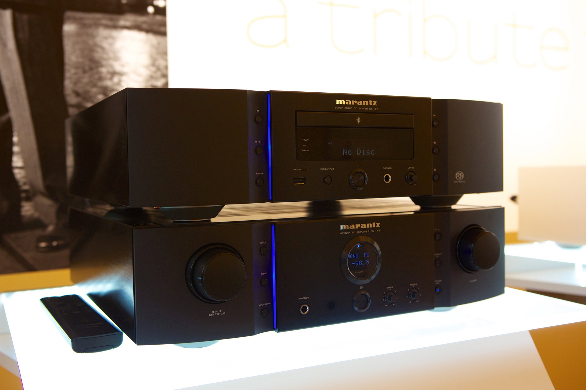 Gespannt sind wir auch auf die Lancierung des SA14S1, einem Premium SACD-Player mit intergriertem USB-DAC. Der passende Verstärker dazu kommt unter der Bezeichnung PM-14S1 zusammen mit dem SACD-Player im Oktober 2013 auf den Markt.