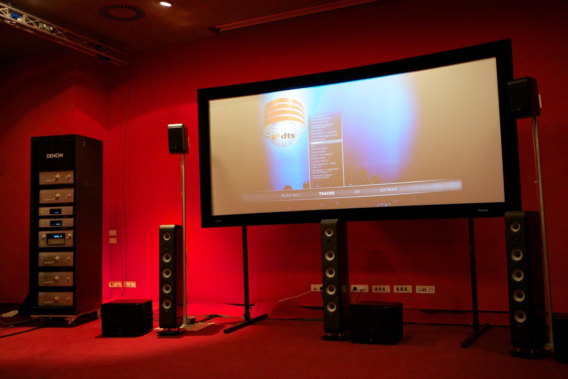 Eine spannende Vorführung: Denon und Boston Acoustic präsentierten in Italien ein 11.6 System. Eine starke Kombo – leider nicht wirklich wohnzimmertauglich. 