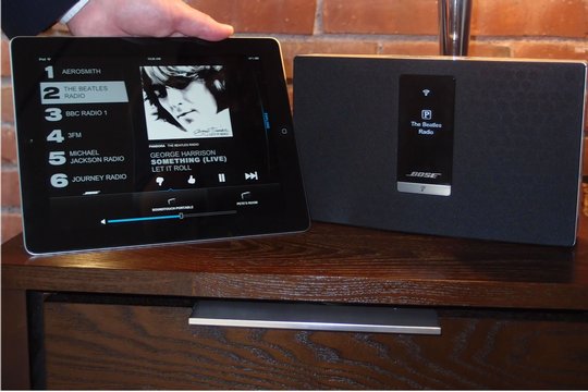 Soundtouch nennt sich das neue Bose Mehrraum WiFi Audiosystem. Gesteuert wird Soundtouch über eine App für iOS, Android oder Window.