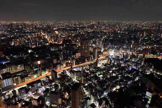 Die hohe Auflösung der D810 erlaubt es, auch feinste Details - wie in dieser Aufnahme von Tokyo - klar wiederzugeben (Bild: Photopress/Shinichi Sato).