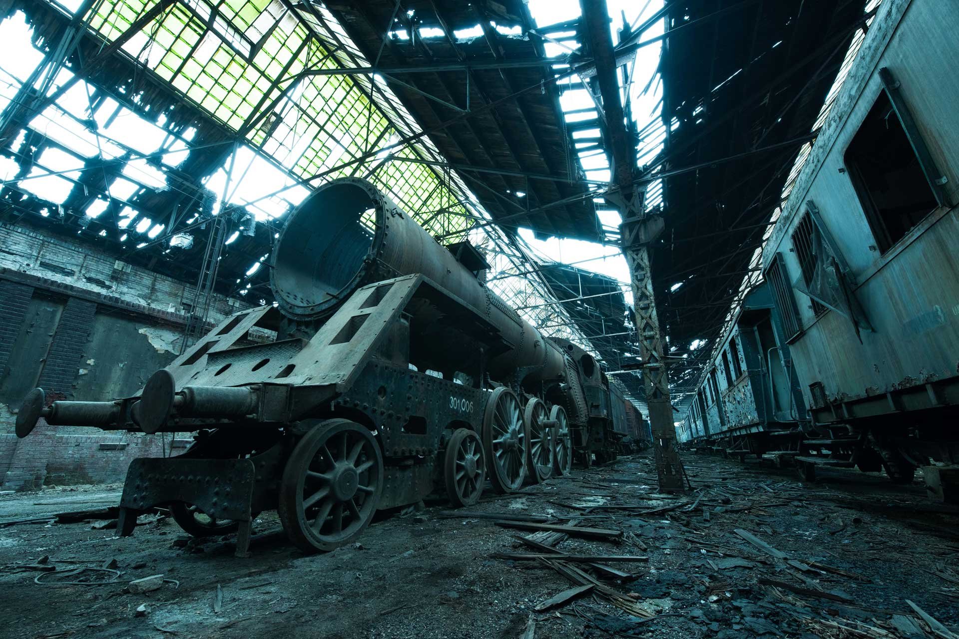 Zeitkapsel: Diesen Friedhof für ausrangierte Züge liegt mitten in einem aktiven Eisenbahndepot in Budapest - eine imaginäre Welt aus Stahlmonstern.