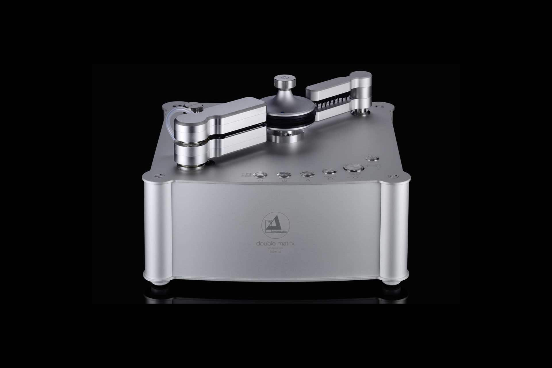 Die Reinigung von Vinylschallplatten zählt zu den wichtigsten Disziplinen bei der Pflege einer Plattensammlung. Die Clearaudio Double Matrix Professional Sonic reinigt das Vinyl schonend und tiefenintensiv durch Vibration.