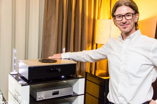 Japanische Ingenieurskunst: Andrew Item präsentiert Ottawa, das All-In-One-System von Technics. Darin stecken sieben Lautsprecher, die einen unglaublichen Sound erzeugen. Bluetooth, Raumeinmessung, Streaming – alles ist drin. Für nicht einmal 1000 Franken!