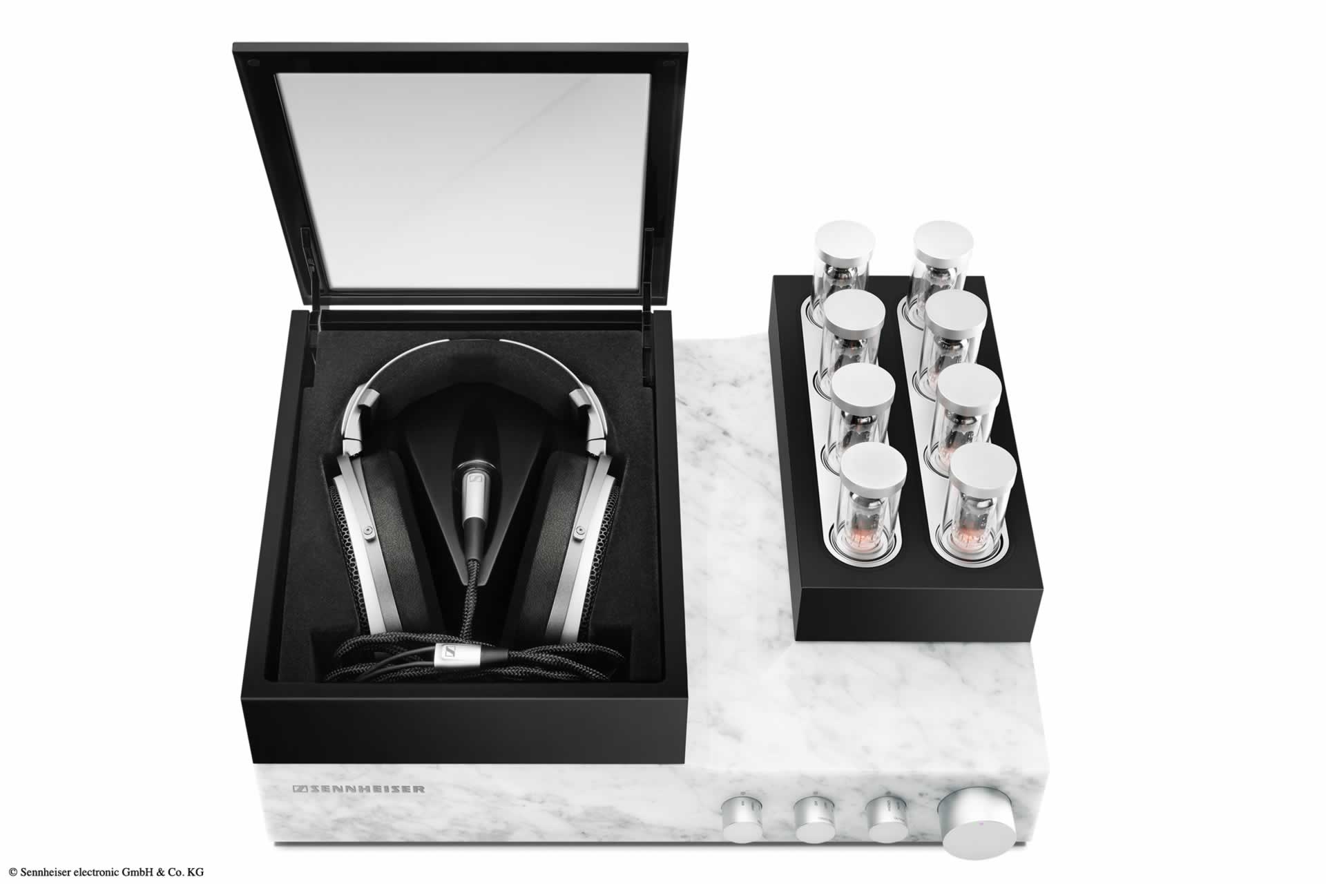 Sennheiser HE1: Der Rolls-Royce unter den Kopfhörern und Wiedergeburt des legendären elektrostatischen Orpheus. Zu bewundern im Raum und mit Geräten von Weiss. www.sennheiser.com