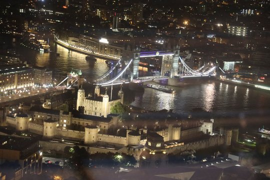 Bild 9: Tower Bridge by Night, Brennweite 101 mm, f/4.0, 1/6 Sek, ISO 12'800, Mittenbetont, RF Zoom-Objektiv 24-105 mm f/4 L IS USM 