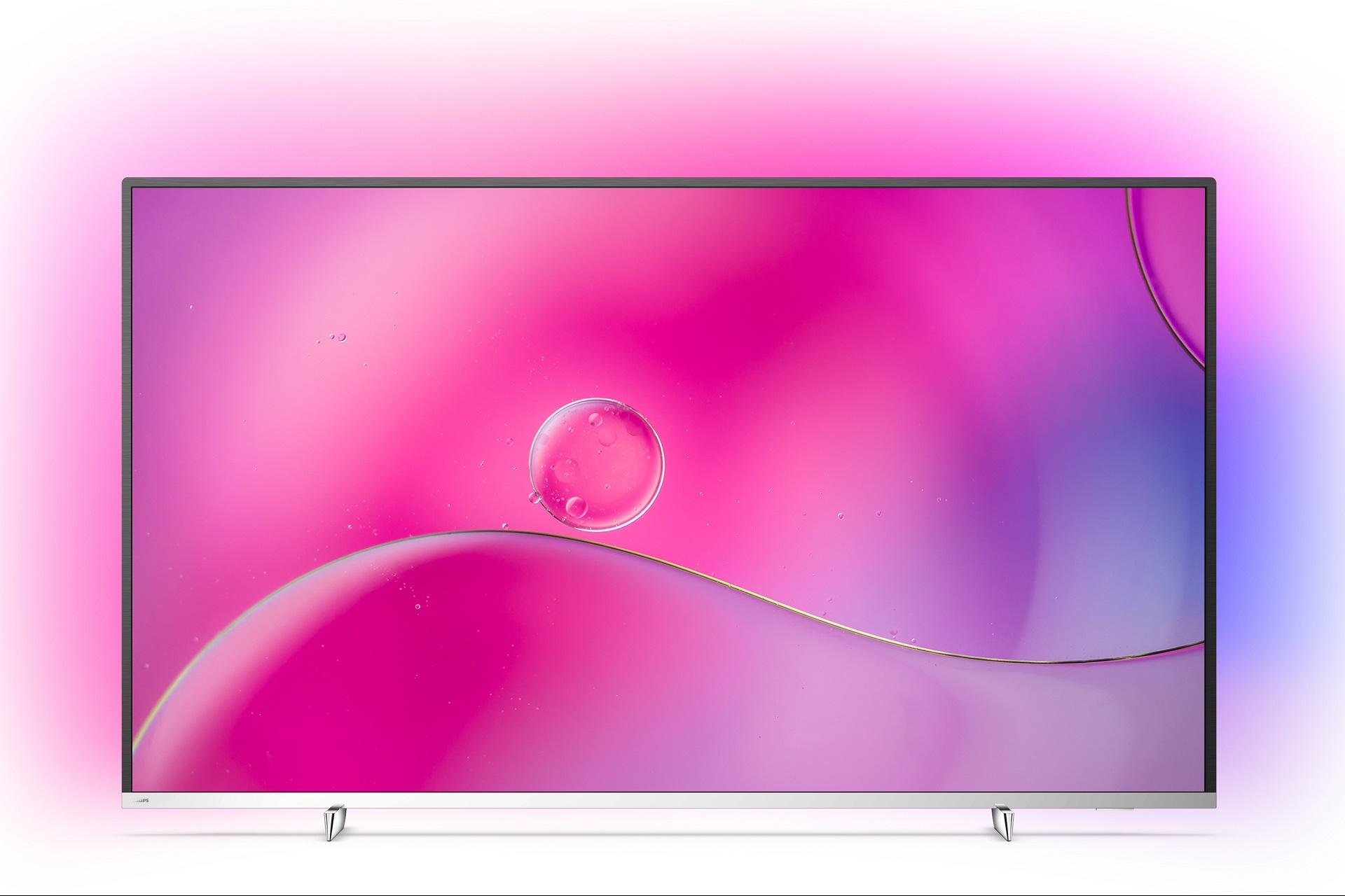 Der 55-Zoll-LCD-TV Philips 9104 vereint LCD-TV-Technik der Spitzenklasse mit europäischem Design von Georg Jensen: Schlanker schwarzer Rahmen mit einem unteren hochglanzpolierten Metallstreifen und zierlich-eleganten Füssen.