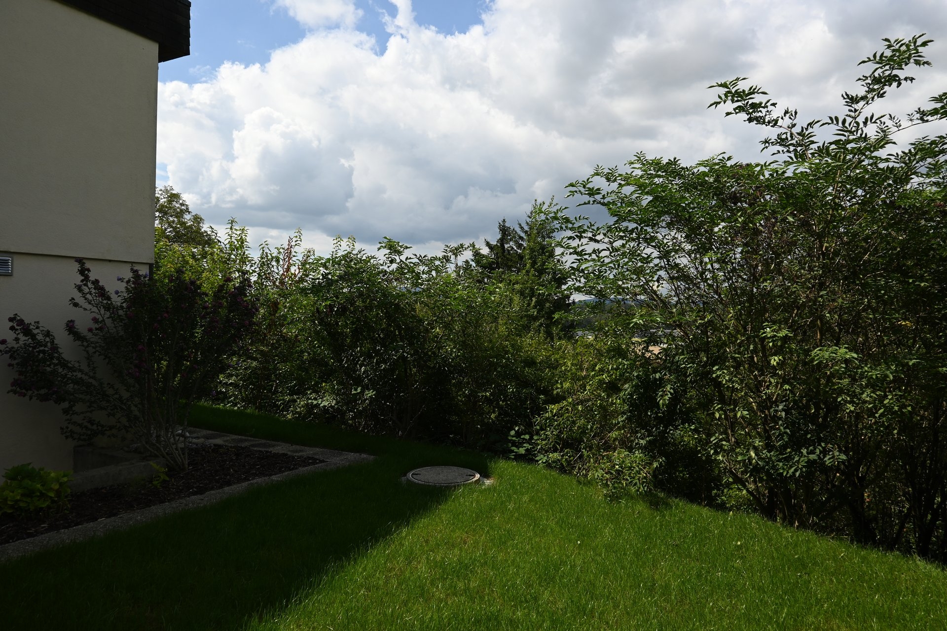 Z DX 16-50mm, Brennweite 16 mm, M, f/6.3, 1/500 sec., ISO 100, WB Wolken, Szenentyp Standard, Active D-Lighting aus.