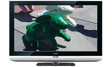 Mit den Modellen der BRAVIA Z4500-Serie in 52, 46 und 40 Zoll präsentierte Sony die ersten LCD-Fernseher mit einer Bildwiederholungsfrequenz von 200 Hertz. Motionflow 200 Hz berechnet drei neue Zwischenbilder und fügt sie in den Bildablauf ein.