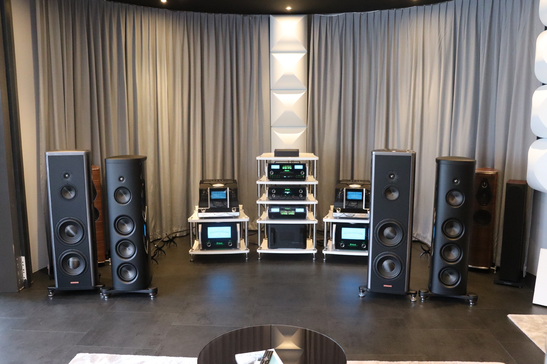 Geballte McIntosh-Power an den neuen Magico-Lautsprechern.