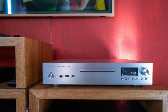 Meine Generation kann sich an einem «echten» Audioplayer mit CD-Schublade einfach nicht satt sehen. Der SL-G700M2 strahlt diese eigentümliche Komplettheit aus.