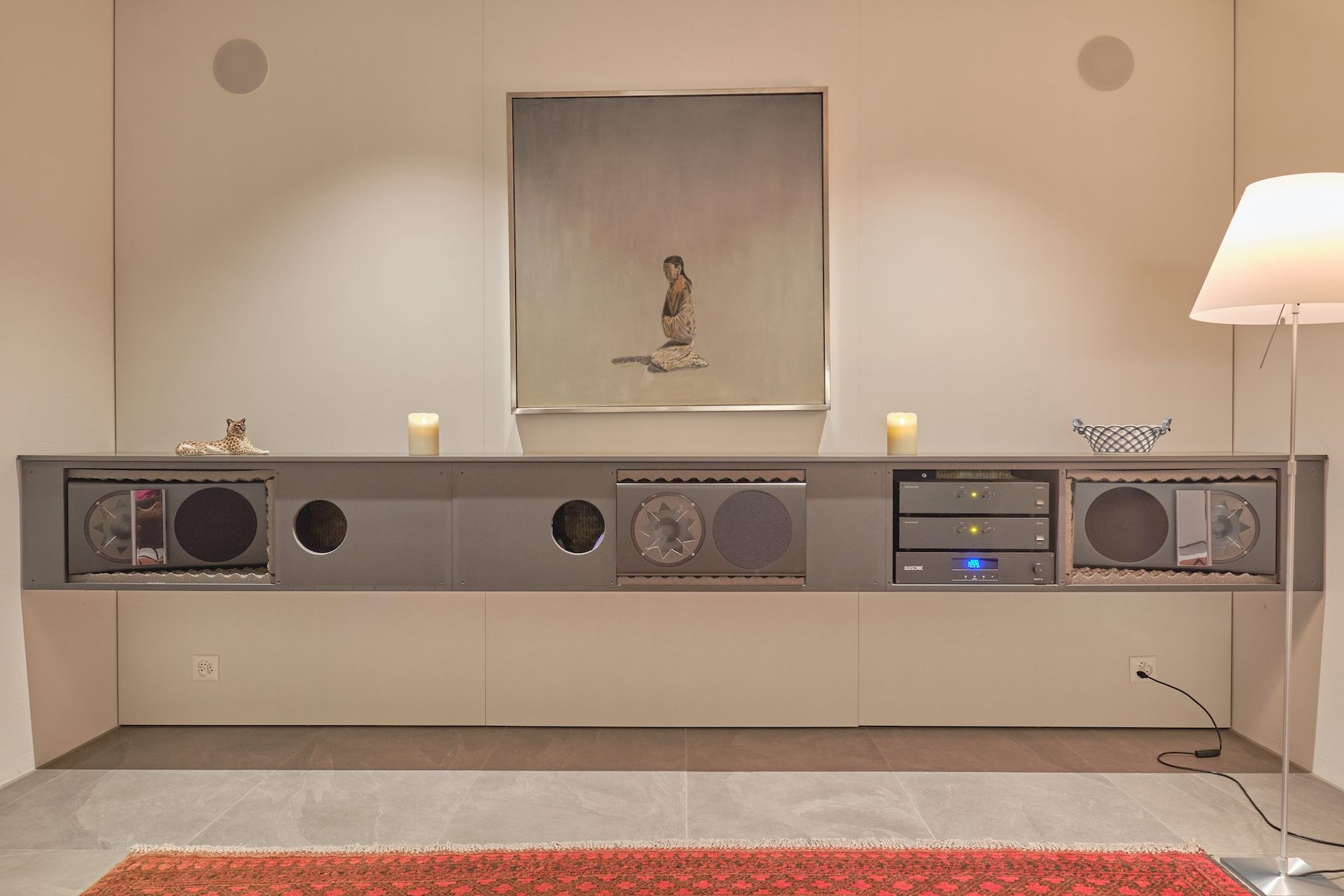 Klangraum (Manger Z1 - Rowen Amp - KEF Inwall - Monacor Amp)