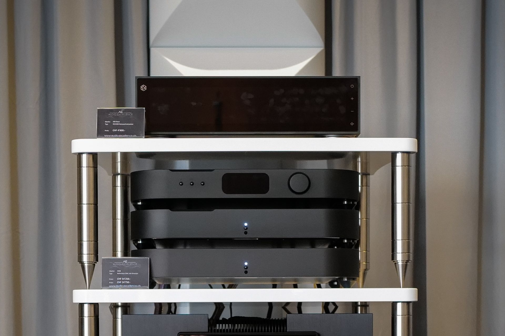 Extrem aufwändig: Der modulare Reference DAC von MSB aus dem Silicon Valley besteht aus den Komponenten DAC, Digital Director und Reference Power Base (Stromversorgung).