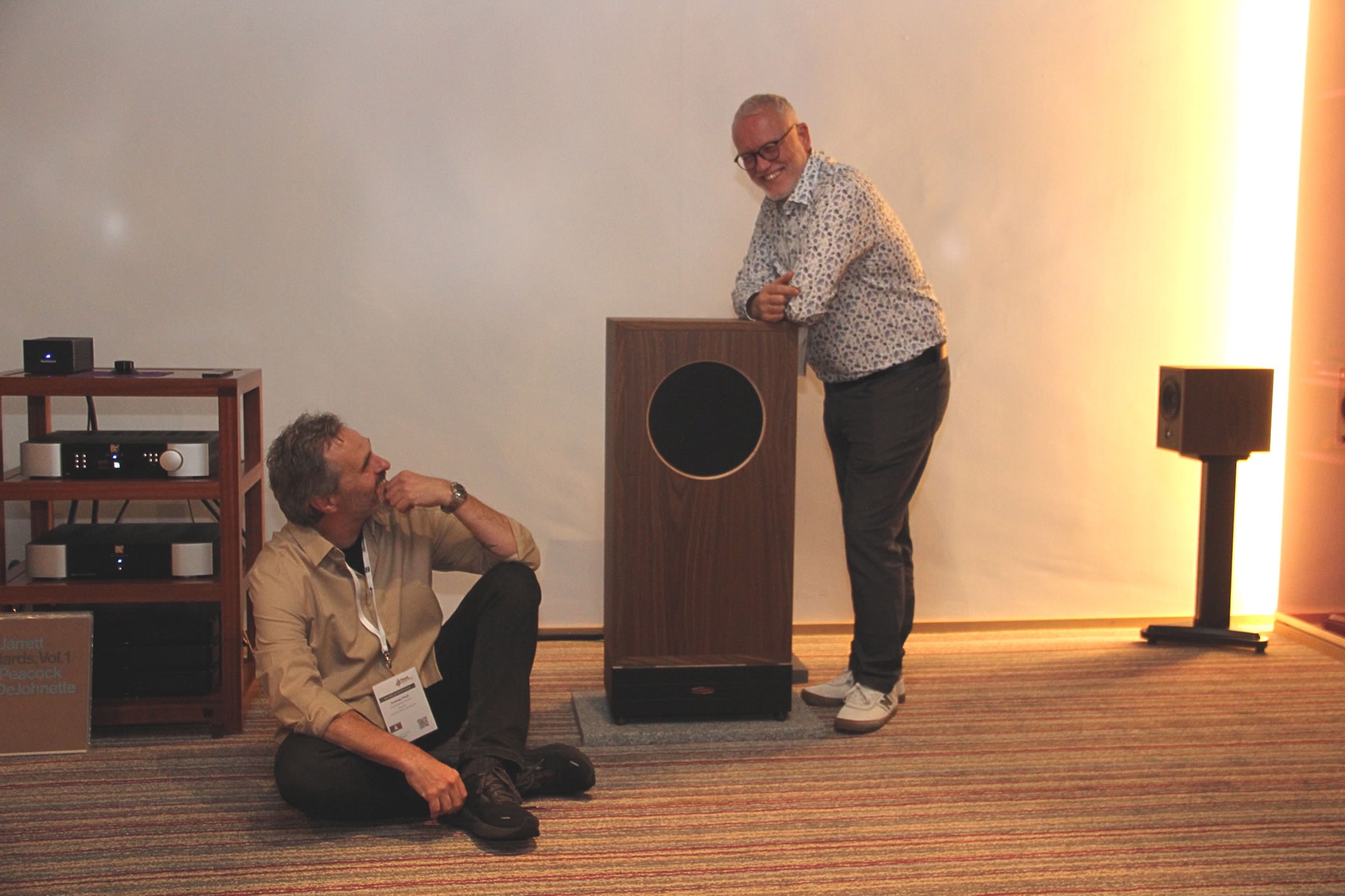 Andreas Friedl und Peter Trenner (rechts) haben gut lachen. Seit 30 Jahren produzieren sie in Graz wunderbare Lautsprecher-Ikonen. Im Bild die 3. Generation der «Ra» mit 12-Zoll-Tieftöner und 1,75-Zoll-Kompressionstreiber, rechts in der Ecke die fulminante «ART».