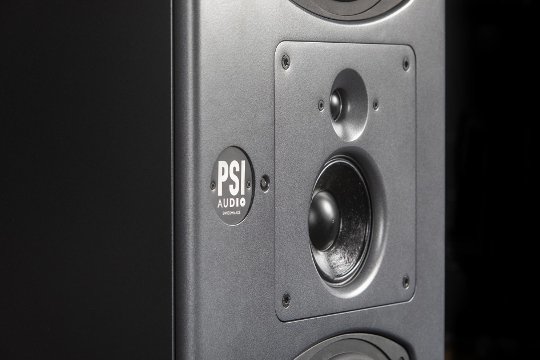 PSI Audio wählte für ihren Main 226 die Mittelhochtoneinheit aus ihrem Midfield Referenzmonitor A25M.