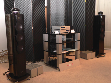 In einer Kooperation präsentierten sich die Elac Lautsprecher mit Schweizer Elektronik von Neukom. Ein durchaus geglücktes Unterfangen. Vernünftiges High End zu einem sehr fairen Preis.