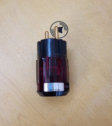 OYAIDE Gold Stecker Schuko