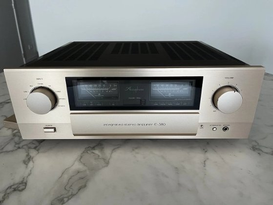 Accuphase E-380