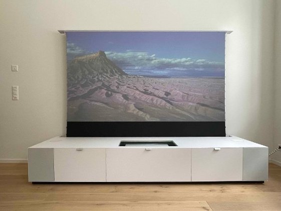 Exklusives Heimkino SWISS HD: AV-Möbel inkl. Leinwand/Geräte