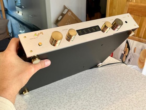 AVM Vorverstärker Evolution V3