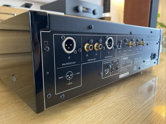 Yamaha CD S2100 SACD CD Player