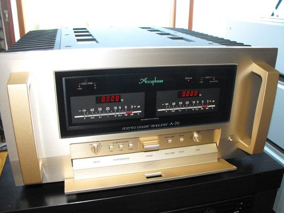 High End Class A Endverst&auml;rker Accuphase A-70