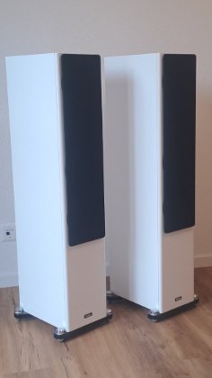 Magnat Signature 707