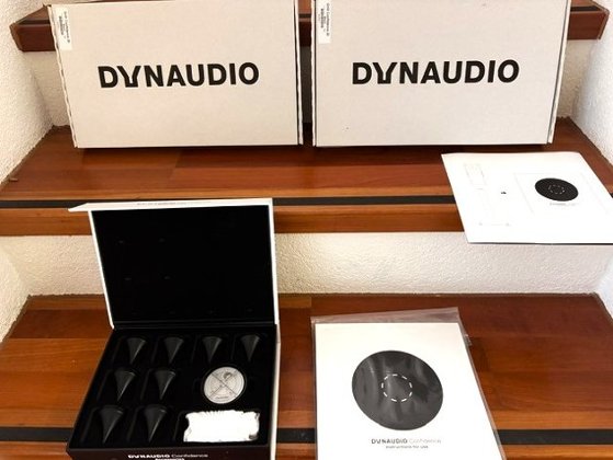 Dynaudio Confidence incl. stands, Midnight high gloss