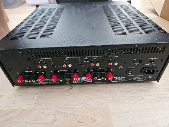 Rotel RMB-1506 Class-A/B 6-Kanal Endstufe Top