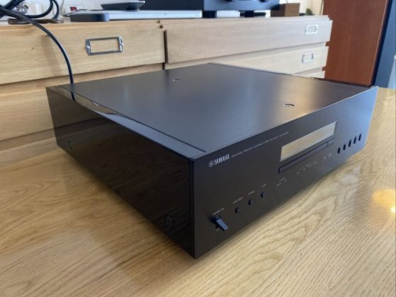 Yamaha CD S2100 SACD CD Player