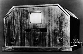 Mit der ersten Fernsehübertragung und dem ersten TV-Empfänger machte Loewe weltweit Furore.