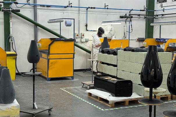 Erste Polierarbeiten nach der Grundierung am Turbinen-Kopf (Turbine Head) genannten Gehäuse für die Mitteltöner der Kopfmodelle.