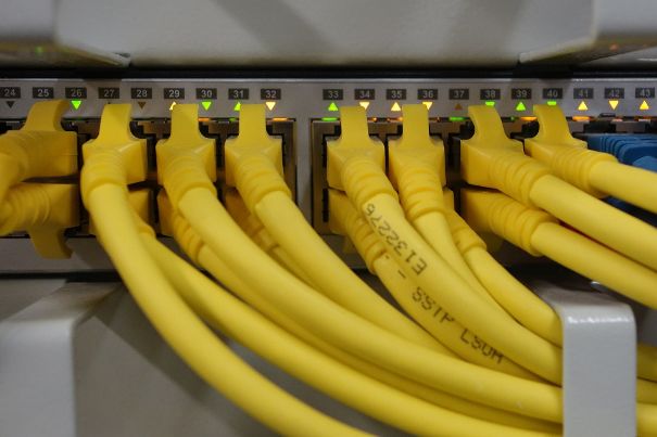 Beim Streaming bringt das Netzwerk die Daten nach Hause. Diese werden aber nicht verändert.