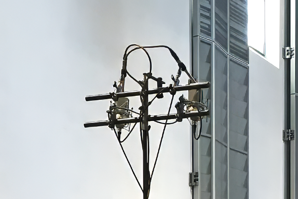 Noir setzt auf zwei Hauptmikrofone, die auf getrennten Stereospuren aufgenommen werden (4 Kanäle).