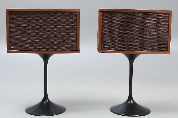 Die Bose 901 wurden insgesamt fast 50 Jahre lang produziert, was sie zu einem der langlebigsten und bekanntesten Produkt der Audiobranche macht.