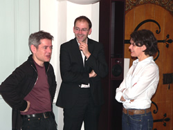 Markus Thoman (Klangwerk und Organisator der Ausstellung), Marc Chablaix (PSI Audio) und Daniela Manger (Manger) haben gut Lachen. Das 