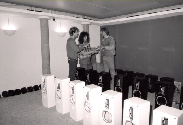 1987: Erster Produktionsraum der Firma Piega im Kellergeschoss bei Leo Greiner zu Hause. Hier entstanden die ersten Boxen Arlecchino, Capriccio, Arabella und Elektra.