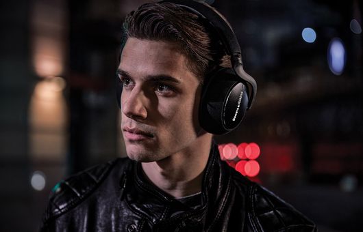 B&W: neue Version des Over-Ear-Kopfhörers PX7