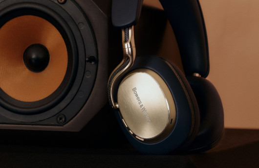 Midnight Blue und Pearl Blue für das Flaggschiff